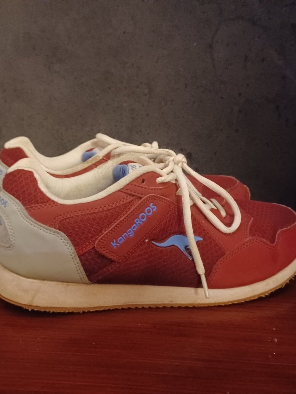 Kangaroos Women’s Sneakers Maroon Pockets Running Shoes Size : 10